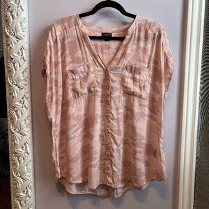 Torrid Pink Light Summer Camo Button up Blouse Size 0 (10/12)